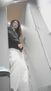 十一月最新流出❤️高校女厕高清后拍美女如云吊带短裤长靴美女性感美臀嫩穴