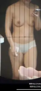 窗外偷拍多位空姐日常洗澡换衣服（3）
