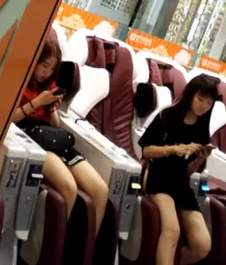 【模特厕拍3】厕拍一个极品模特小姐姐尿尿