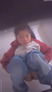 稀缺厕拍第11部 02/39
