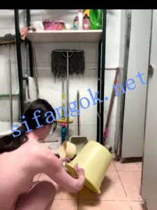✅ST开票 gougou13-5 可爱妹子 公共厕所露出 弹力插B 阳具插B