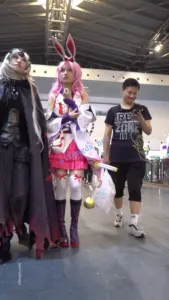 【xxn-155】兔耳制服美女逛展被围拍..抄底浅蓝内带翅膀