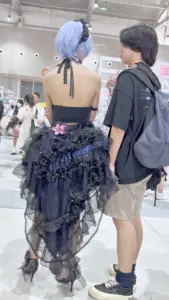 【KFC】COSER学生妹和男友逛街。短裙白色窄内前后CD