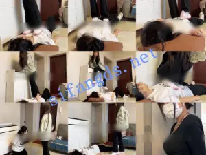 【超重磅】与精神小妹的那些年 喂尿 舔脚舔穴 本期大尺度