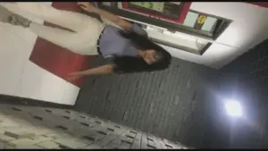 厕拍大神潜入写字楼女厕前景偷拍❤️两个白领姐姐尿尿堵门口拍脸白裤美女逼挂一条白带