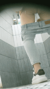 ❤️【厕拍】前后双角度 极品靓妹 插逼塞卫生棉